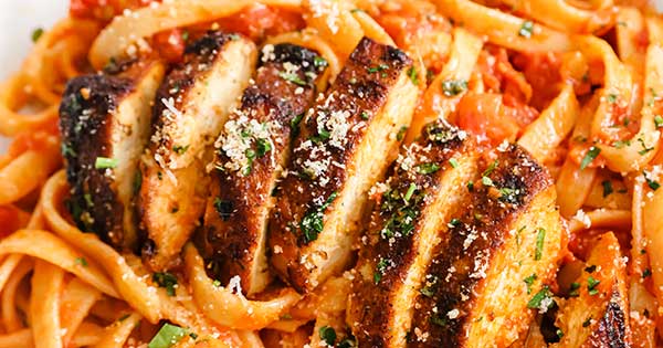 Creamy Blackened Chicken Pasta: Spices, Spinach & Savory Sauce